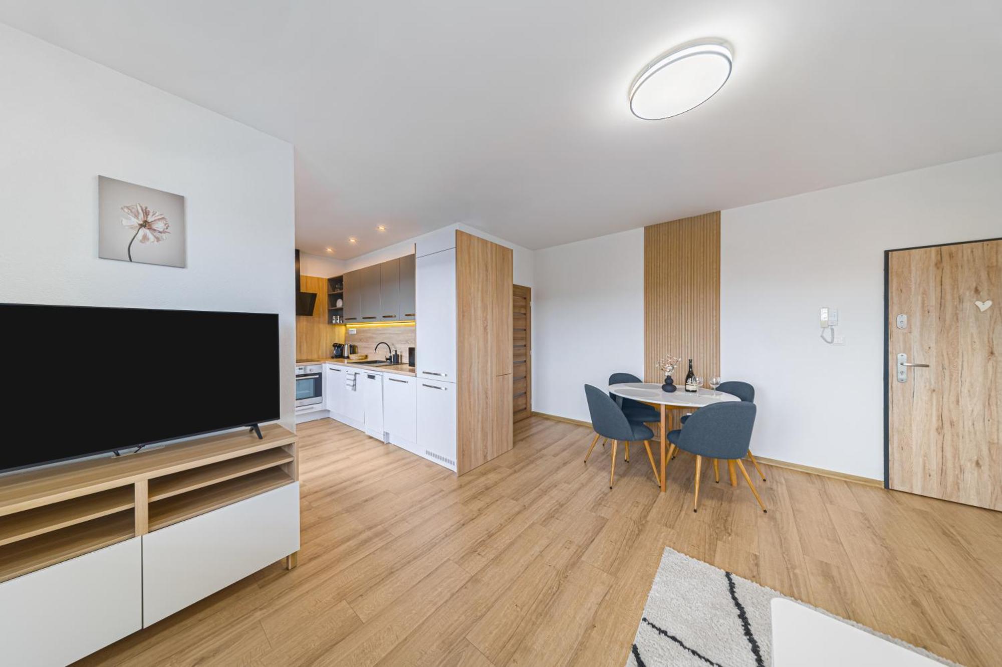Tower Apartments Orchid & Amber Spišská Nová Ves Екстериор снимка