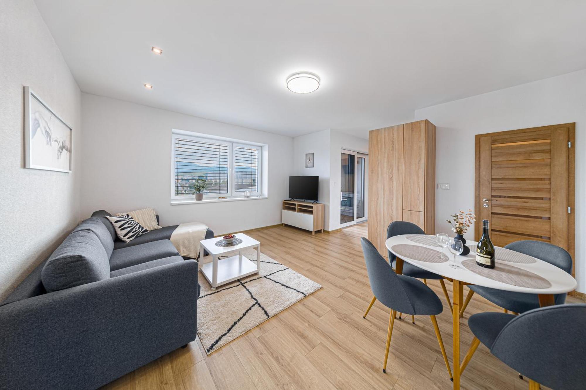 Tower Apartments Orchid & Amber Spišská Nová Ves Екстериор снимка